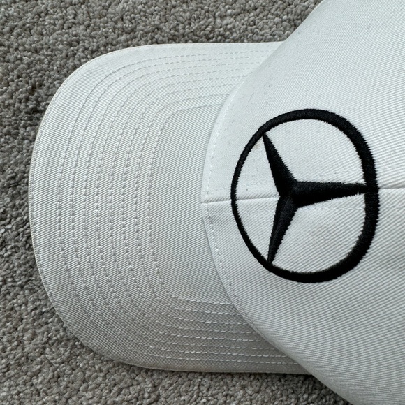 AMG FORMULA ONE TEAM Mercedes Patronas Hat - Picture 5 of 9